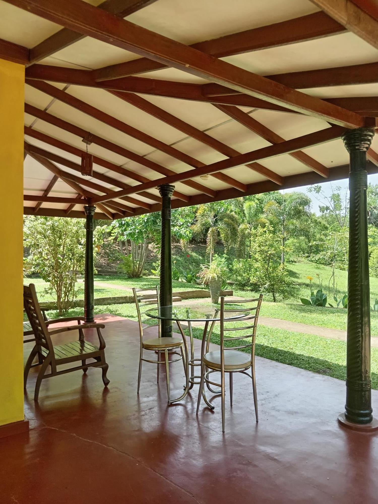 Amazon Cabanas Tissamaharama Exterior photo